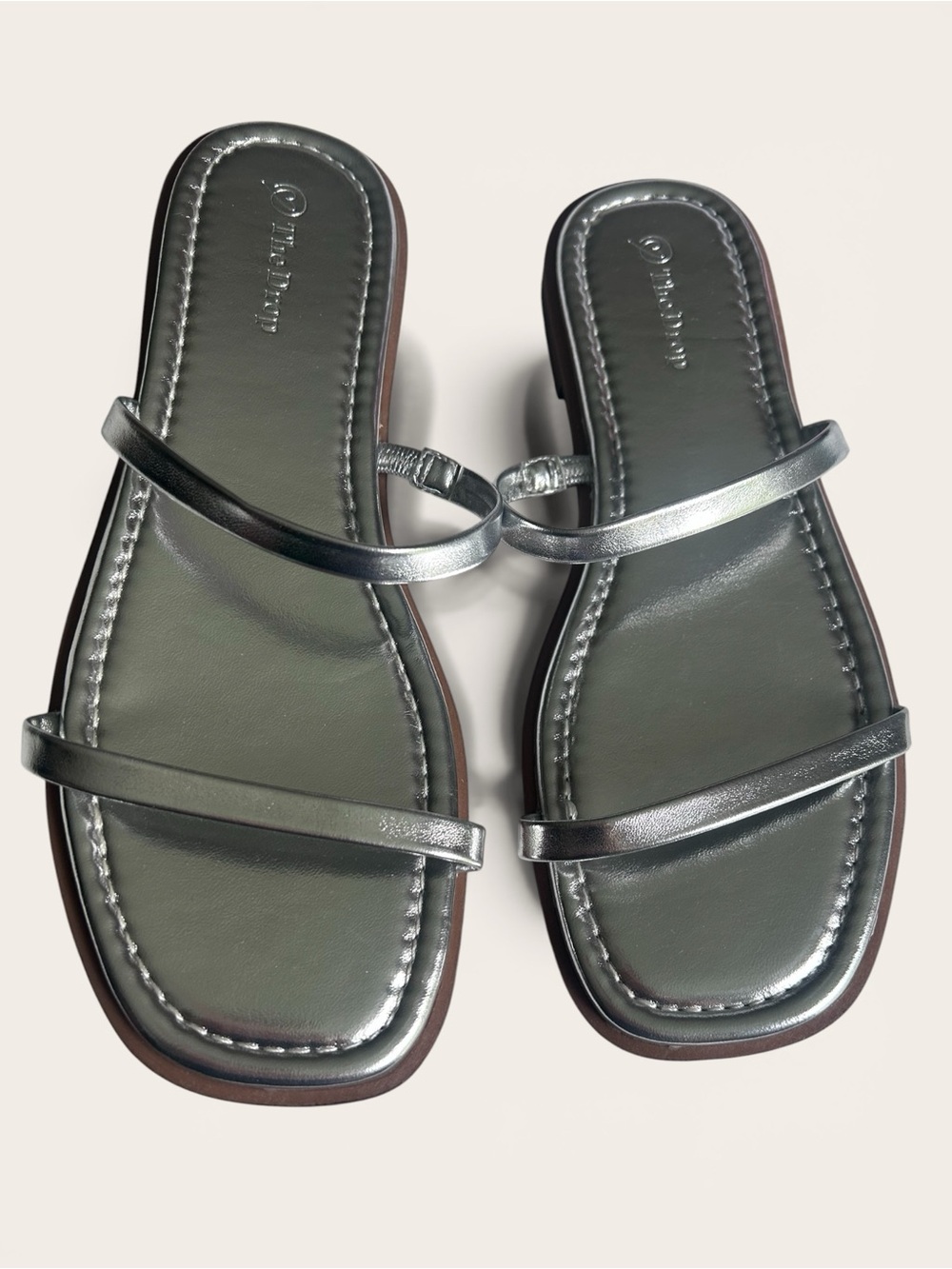 Metallic Silver Strappy Women's Slide Sandals. Size 9 NEW